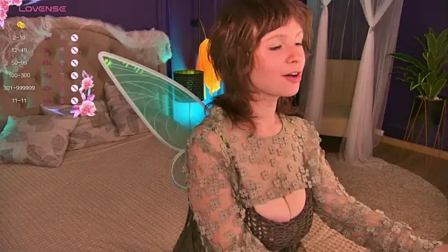 Lilly Stark online show from 10/24/25, 10:44