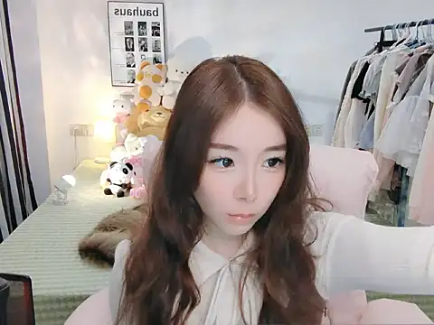 Snapshot of Gardenia-222 chatting on 10/15/25, 08:58 Gardenia-222 online show from 10/15/25, 08:58