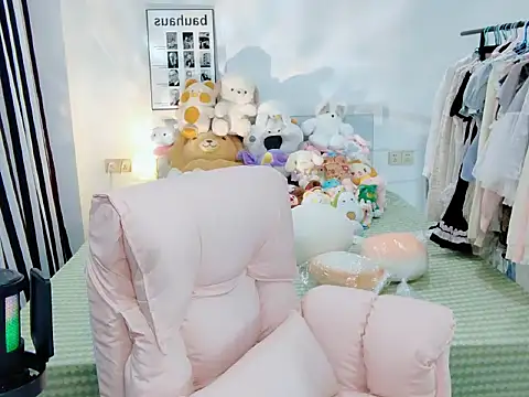 Snapshot of Gardenia-222 chatting on 10/18/25, 01:01 Gardenia-222 online show from 10/18/25, 01:01