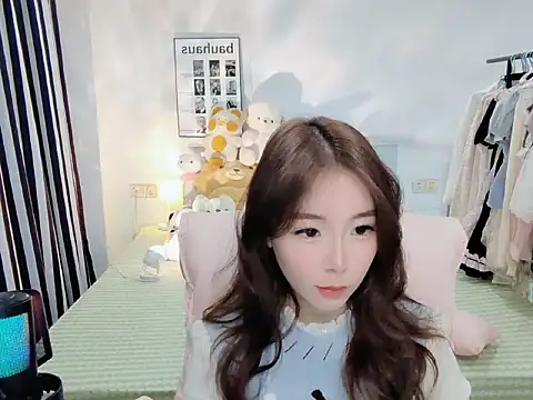 Snapshot of Gardenia-222 chatting on 10/23/25, 12:37 Gardenia-222 online show from 10/23/25, 12:37