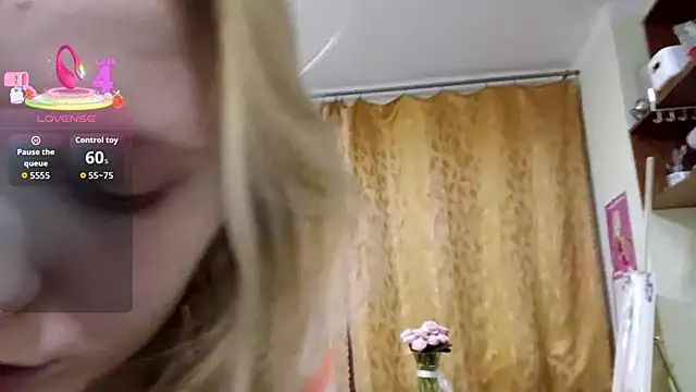 xX Looola Xx online show from 11/22/25, 02:27