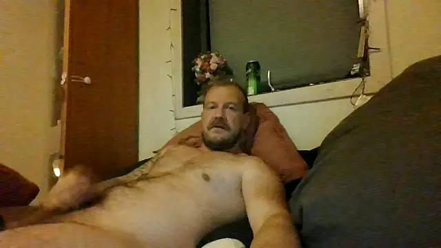 Snapshot of Real_viking chatting on 10/17/25, 06:10 Real viking online show from 10/17/25, 06:10