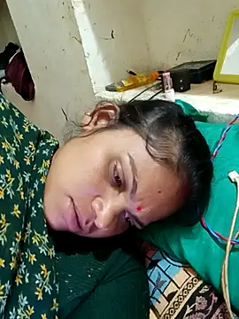 Snapshot of SHMA-77 chatting on 10/01/25, 08:26 SHMA-77 online show from 10/01/25, 08:26