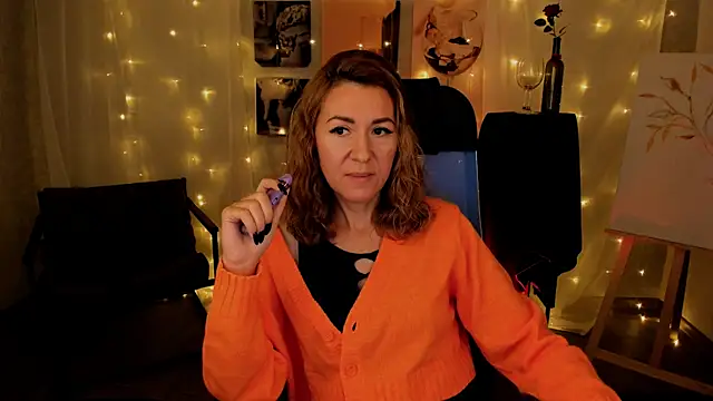 DonnaSmitth online show from 10/31/25, 03:24