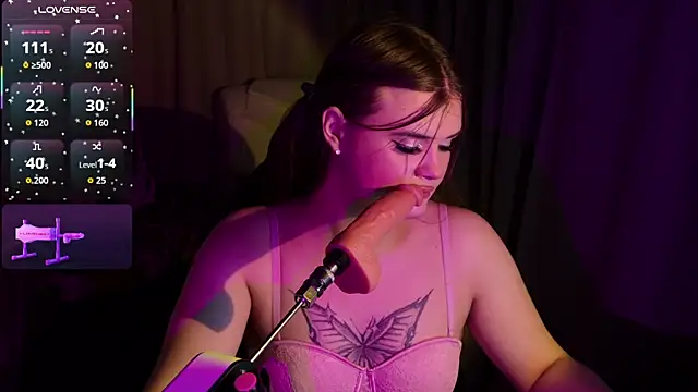 Snapshot of EvaaLane chatting on 10/10/25, 03:44 EvaaLane online show from 10/10/25, 03:44