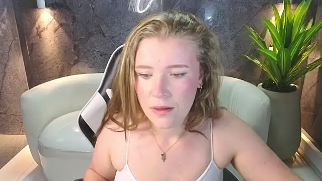 carla tp online show from 10/15/25, 02:44