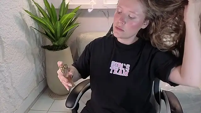 carla tp online show from 11/09/25, 01:09