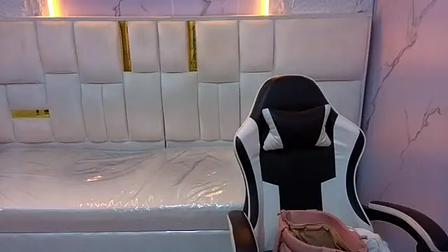 carla tp online show from 11/15/25, 12:56