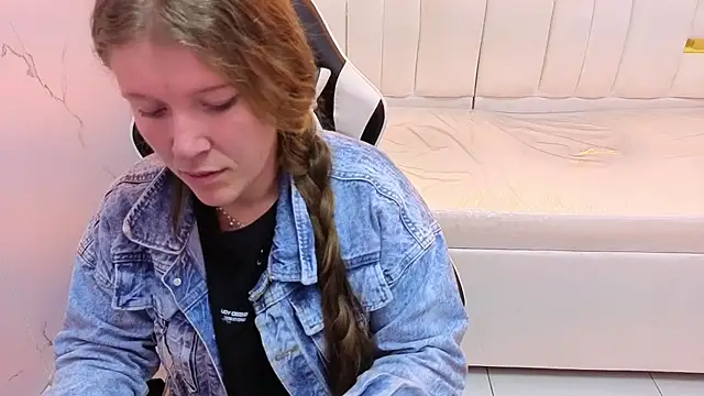 carla tp online show from 11/18/25, 12:53