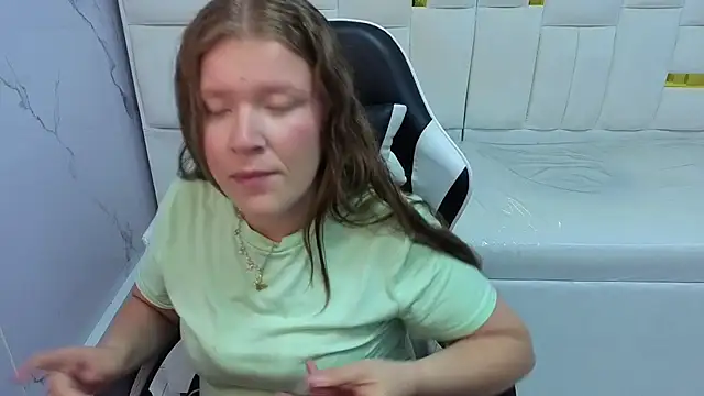 carla tp online show from 11/19/25, 01:44