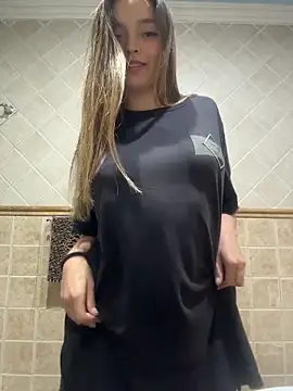 Snapshot of Miia_Millerr chatting on 11/27/25, 04:58 Miia Millerr online show from 11/27/25, 04:58