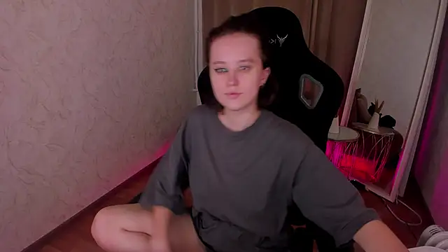 Violet Ferguson online show from 11/07/25, 03:34