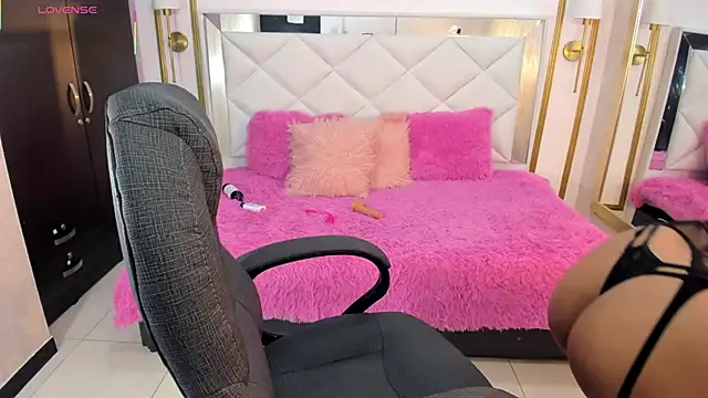 i kristi online show from 10/18/25, 07:47