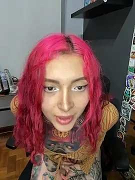 Snapshot of SelenaRouge1 chatting on 11/06/25, 03:40 SelenaRouge1 online show from 11/06/25, 03:40