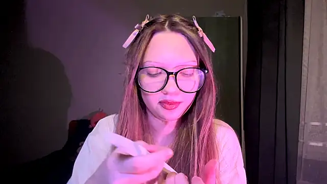 EmiIyKitty online show from 11/12/25, 07:46