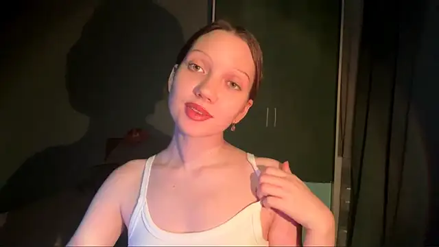 EmiIyKitty online show from 11/21/25, 08:29