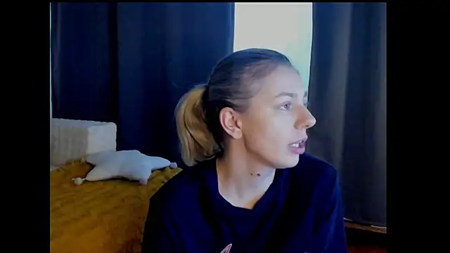 Snapshot of AnaLure chatting on 10/03/25, 06:54 AnaLure online show from 10/03/25, 06:54