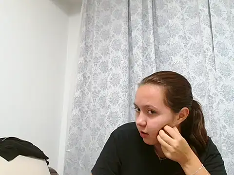 CamillaHessel online show from 10/03/25, 10:40