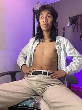 MadamLeRouge online show from 11/11/25, 12:43