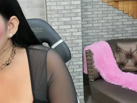 Alisonn Doll online show from 10/18/25, 01:12