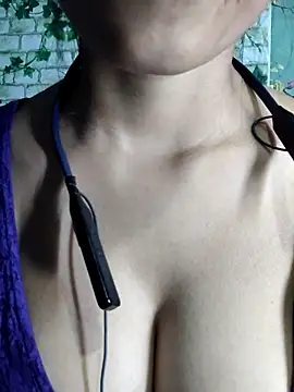 riyaa90000 online show from 11/25/25, 09:15