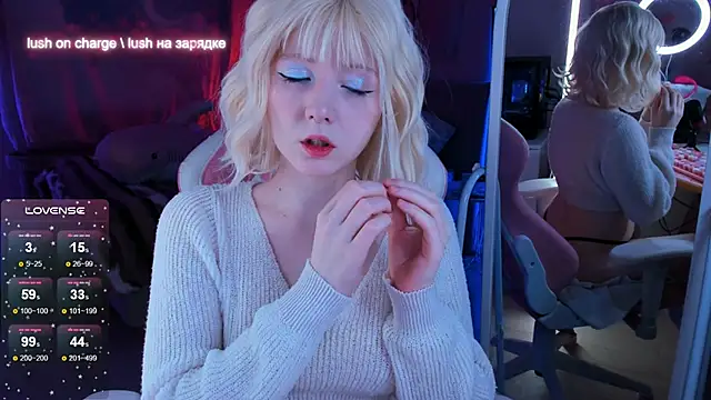 Snapshot of dollforrose chatting on 10/09/25, 02:04 dollforrose online show from 10/09/25, 02:04