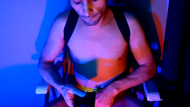 highinhtxx online show from 11/01/25, 03:03