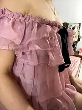 lee ly online show from 11/19/25, 02:28