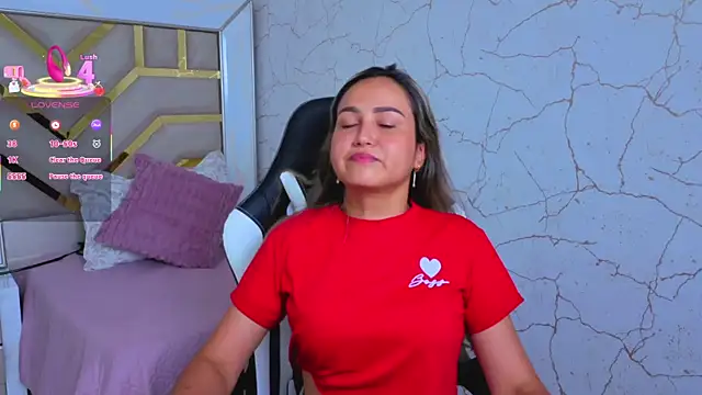 Snapshot of lila_cute1 chatting on 11/19/25, 07:14 lila cute1 online show from 11/19/25, 07:14