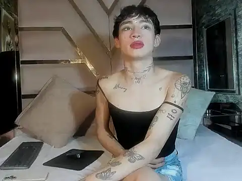 Mila Leon online show from 10/06/25, 04:10