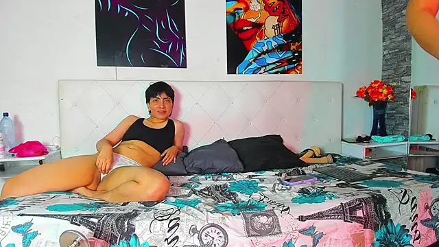 Snapshot of Arisia78Mia chatting on 10/21/25, 04:02 Arisia78Mia online show from 10/21/25, 04:02