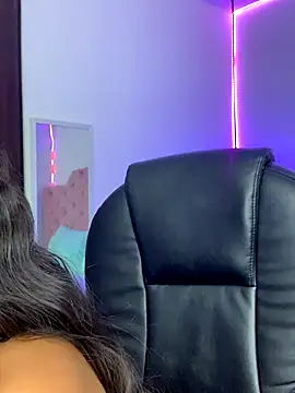 ScarletDesire  online show from 10/17/25, 07:38