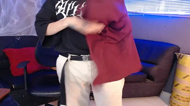 Kuregari xs online show from 10/31/25, 04:46