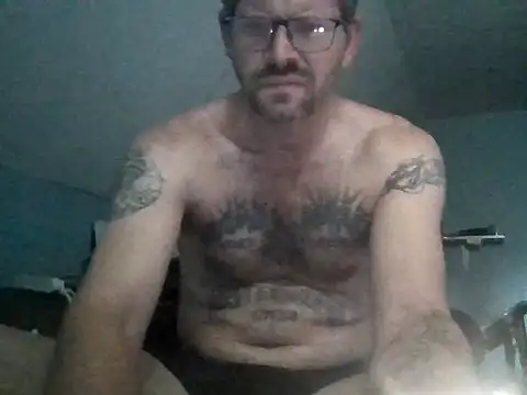 Snapshot of bigdickdaddy6911 chatting on 10/19/25, 03:34 bigdickdaddy6911 online show from 10/19/25, 03:34