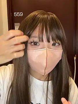 Snapshot of Riria_xx chatting on 11/19/25, 02:22 Riria xx online show from 11/19/25, 02:22