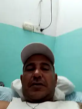 Snapshot of cesargoch87 chatting on 09/28/25, 08:09 cesargoch87 online show from 09/28/25, 08:09