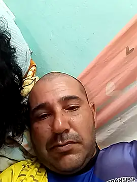 Snapshot of cesargoch87 chatting on 09/29/25, 11:42 cesargoch87 online show from 09/29/25, 11:42