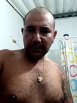 Snapshot of cesargoch87 chatting on 10/01/25, 04:07 cesargoch87 online show from 10/01/25, 04:07