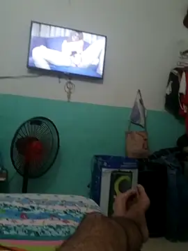 Snapshot of cesargoch87 chatting on 11/04/25, 04:11 cesargoch87 online show from 11/04/25, 04:11