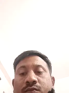 SlipperyRebound0 online show from 11/17/25, 03:18