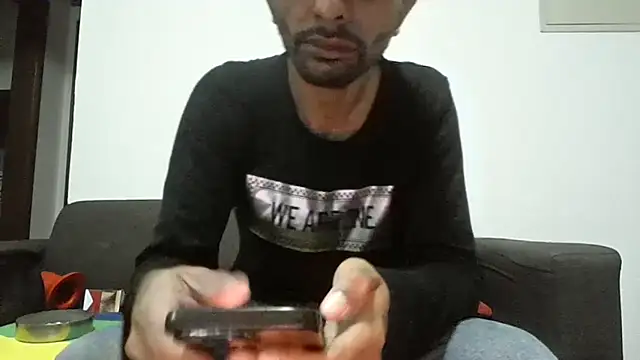 Snapshot of XxvanxX chatting on 11/10/25, 06:23 XxvanxX online show from 11/10/25, 06:23