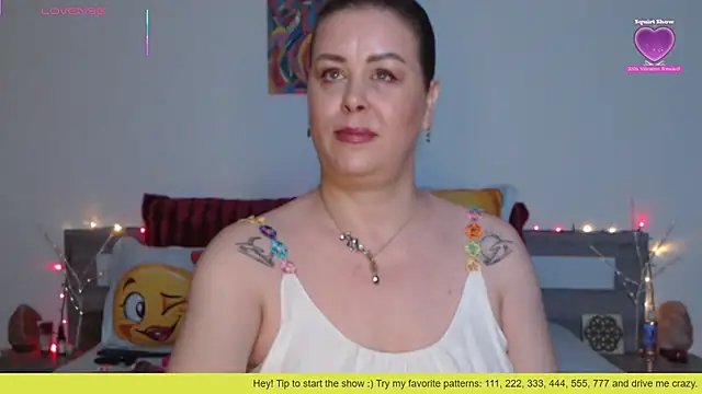 1Felicity1 online show from 10/27/25, 05:11