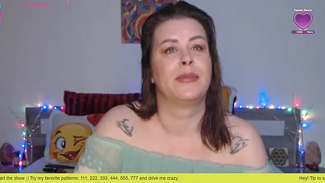 1Felicity1 online show from 10/29/25, 04:59