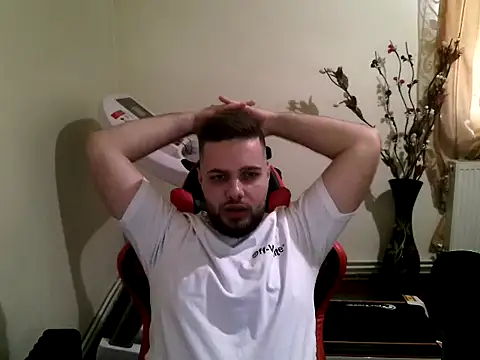 Snapshot of KingAdonisss chatting on 10/05/25, 12:58 KingAdonisss online show from 10/05/25, 12:58