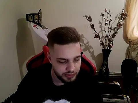 Snapshot of KingAdonisss chatting on 10/06/25, 10:45 KingAdonisss online show from 10/06/25, 10:45