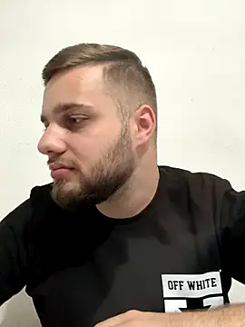 Snapshot of KingAdonisss chatting on 10/16/25, 03:35 KingAdonisss online show from 10/16/25, 03:35