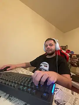 Snapshot of KingAdonisss chatting on 10/30/25, 05:24 KingAdonisss online show from 10/30/25, 05:24