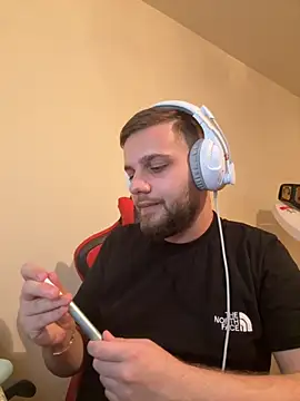 Snapshot of KingAdonisss chatting on 11/02/25, 02:19 KingAdonisss online show from 11/02/25, 02:19