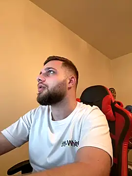 Snapshot of KingAdonisss chatting on 11/03/25, 12:17 KingAdonisss online show from 11/03/25, 12:17