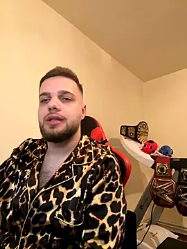 Snapshot of KingAdonisss chatting on 11/05/25, 06:52 KingAdonisss online show from 11/05/25, 06:52